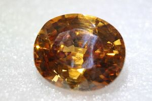 １０月特売品★キュビクジルコニア７８．７７ｃｔ★ソーテング付き