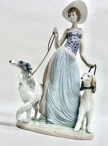 【1円スタート】LLADRO/リヤドロ 優雅な散歩のひととき フィギュリン インテリア 陶器 陶器人形 置物 犬 女性 スペイン製 5802