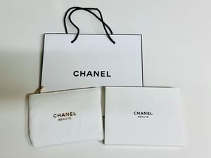 ★CHANEL　シャネルポーチ　シャネルビューティー　白　新品　スノー　ゴールド