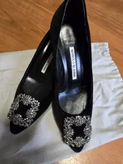 【美品】MANOLO BLAHNIK ハンギシ ベルベットパンプス 黒