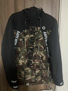 A BATHING APE カモフラ マウンテンパーカー エイプ