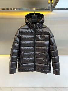 プラダ　PRADA　メンズ　ダウンジャケット　厚手　ブルゾン　防寒　ジャンパー　フード付き　カジュアル　ブラック　サイズ52　1000円～