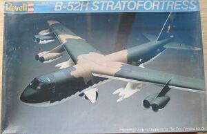 B-52 ストラトフォートレス B-52H STRATOFORTRESS 1/144 Revell レベル プラモデル 2021004 tkhshss h 0403
