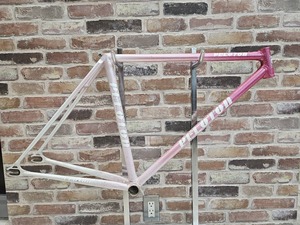 プロトン peloton 【凹みあり】NJS トラックフレーム