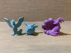 ポケモン　ミニフィギュア　フリーザー　ピカチュウ　キュウコン