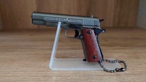 精巧1/3スケール　ミニチュアモデルガン　コルトM1911ガバメント　ウッドグリップフルチェッカー　ガンカラー　モデルガン　ミリタリー