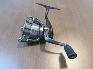 ダイワ イグジスト スティーズカスタム 2506 DAIWA EXIST STEEZ CUSTOM スピニングリール 中古品