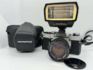 ◇OLYMPUS オリンパス OM-1 OM-SYSTEM G.ZUIKO AUTO-S 1:1.4 f=50mm 一眼レフカメラ ストロボ付