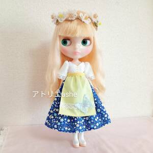 送料無料！ ハンドメイド ネオブライス・リカちゃんの服「蝶々のエプロン付き 花柄ワンピース 2点セット」服 ブライス エプロン ワンピース