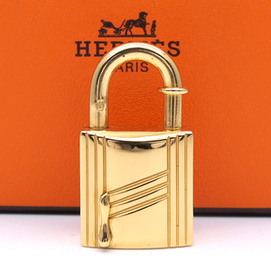 HERMES エルメス カデナ ANNEE ARBRE 木 1998年 限定 レア 南京錠 ゴールドカラー GP チャーム 送料無料 質屋 神戸つじの