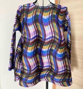 Pleatsplease プリーツプリーズ　ISSEYMIYAKE イッセイミヤケ stratum チュニックブラウス　サイズ5 新品