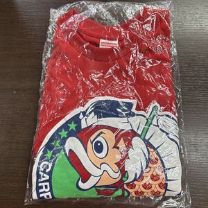 未開封品 広島東洋カープ CARP Tシャツ カープ坊や 岡崎福雄 イラスト 鯉 ウエア Mサイズ