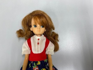 初代リカちゃん　おへそあり　ドットなし　チロリアンミニドレス