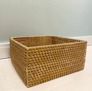 used S ZARA HOME ザラホーム ラタン バスケット かご カゴ 小物入れ ナチュラル ベージュ 海外インテリア