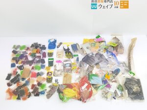 アキスコ トーカンフェザー サブ、ヘアラインダビン ソルトウォーター ネックハックルブルー 他 フライマテリアル 計240点以上