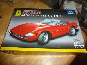 1/24　フェラーリ デイトナ 365GTS/4スパイダー　イタレリ ITALERI　Ferrari DAYTONA SPIDER 365 GTS/4