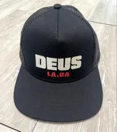 新品未使用品　DEUS ブラック トラッカーキャップ