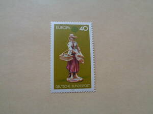 ドイツ切手　1976年　ヨーロッパの切手、芸術品、工芸品ルートヴィヒスブルクの磁器製作所の 1765 年頃のモデル　40