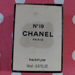 CHANEL 19 オーデトワレ 香水 PARFUM＆EAU DE TOILETTE 中古 