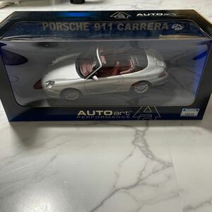 《箱付き》【1/18スケール】Porsche 911 Carrera AUTOart ミニカー 模型 コレクション放出 メタルダイキャスト ポルシェ シルバー