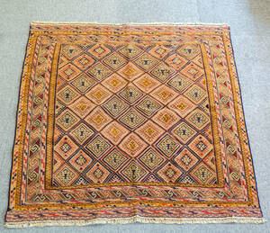 アフガニスタン　マシュワニキリム 手織り絨毯　size:122cm × 112cm