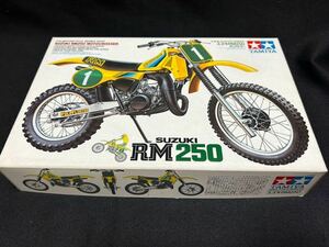 タミヤ 1/12 スズキ RM250 モトクロッサー 02