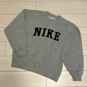 90s NIKE ナイキ 銀タグ ロゴ スウェット プルオーバー Mサイズ ゆったり 刺繍 アーチロゴ ビンテージ トレーナー