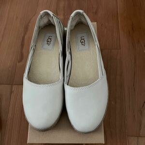 UGG 新品　22.5