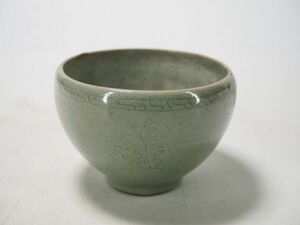 【李朝 高麗 収集家品】青磁 象嵌 花草紋 杯 茶杯 朝鮮 韓国 中国 6074