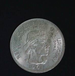 【閑】1961年 ウルグアイ 10ペソ銀貨 ガウチョの英雄 スペインに対する反乱への参加150周年記念コイン 古銭硬貨 銀幣 歴史資料☆ 5D1118