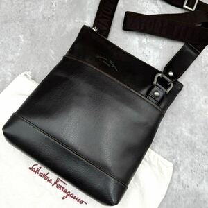 1円【美品/保存袋付き】フェラガモ Salvatore Ferragamo メンズ ショルダーバッグ サコッシュ 斜め掛け レザー 本革 型押しロゴ ブラウン