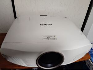 EH-TW8300W EPSON プロジェクター　4K 3D 不具合ありません！