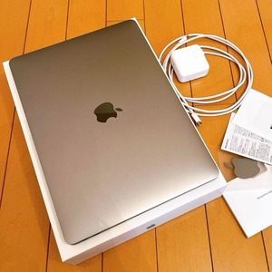 Apple MacBook air M1 8コアCPU 7コアGPUスペースグレイ SSD256GB 箱付き 付属品付 充電器 ケーブル アップル エムワンマックブックエアー