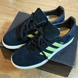 新品　アディダス ブセニッツ ビンテージ SB　黒　スエード GW3121 イエロー　ブラック　adidas skateboarding BUSENITZ VINTAGE