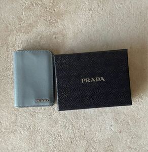 pradaの名刺入れです