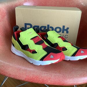 新品リーボックランニングシューズポンプヒューリーファーストカラーReebok US9.5サイズ27.5センチ