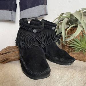 MINNETONKA size:６ ＊バックスキンフリンジデザインブーツ＊ ショートブーツ/コンチョブーツ/フラットブーツ/レザ−ブーツ