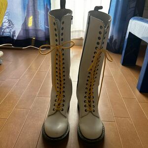 ☆未使用！Dr.Martens20ホールホワイトブーツ/美品/サイドジッパー★