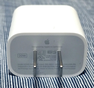 ●新品未使用●Apple●アップル純正●20W●ACアダプター●Model A2305 EMC 3597●Input: 100-240V~50-60Hz 0.5A (USB-PD)●