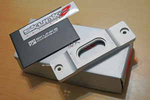 Skunk2バッテリー タイダウン-SILVER USDMホンダJDM HONDAホンダCIVICシビック EF9 EG6 EK4 EK9 ACURAアキュラINTEGRAインテグラ DC2 DC5