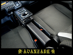 ≪AVANZARE≫ MR52／MR92 ハスラー ☆ USBポート付き センターコンソールボックス (黒PVCレザー仕上げ)／2.1A・1.0A