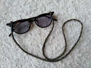 メガネストラップ　サングラスホルダー グラスコード　検眼鏡紐めがねひもパラコード　サコッシュ ビレイバンド旅行　メガネチェーン