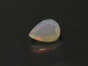 強烈な遊色 エチオピアオパールペアシェイプ1.36ct