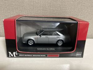 日産グロリア Y34 前期　1/43 プラチナシルバー　ニッサンエムテック MTECH