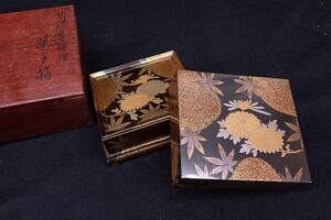 ◆北白川宮拝領品 「菊紅葉蒔絵菓子箱」金彩梨地高蒔絵◆塗箱付/14.5×13㎝/消費税0円