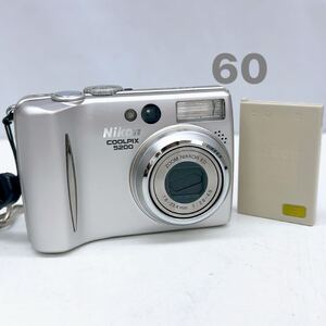 12AC065 Nikon COOLPIX 5200 デジタルカメラ ニコン シルバー 現状品 動作未確認