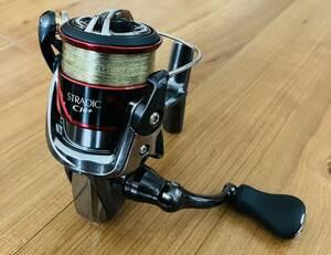 シマノ 16ストラディック CI4+ C2000HGS 外観美品 トラウト、アジング、エギング、シーバス等 SHIMANO STRADIC CI4+ C2000HGS-B 1円から。