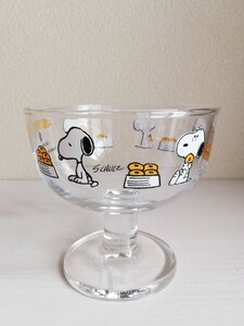 未使用 ヴィンテージ SNOOPY スヌーピー 脚付きグラス ガラス 硝子食器 ガラスコップ デザートグラス 昭和レトロ PEANUTS レトロポップ