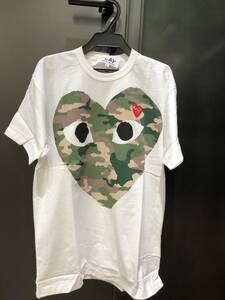 COMME des GARCONS PLAY Tシャツ　白×迷彩ハート　メンズLサイズ　AZ-T242