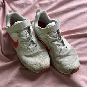 12010　靴　くつ　NIKE　ナイキ　21.5